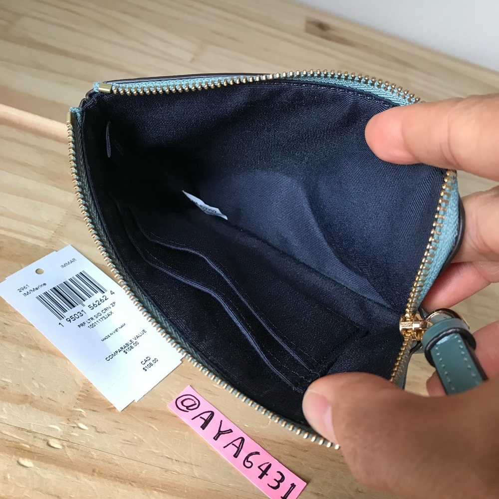 Coach Wristlet🎈🎈 - Picture 4 of 7